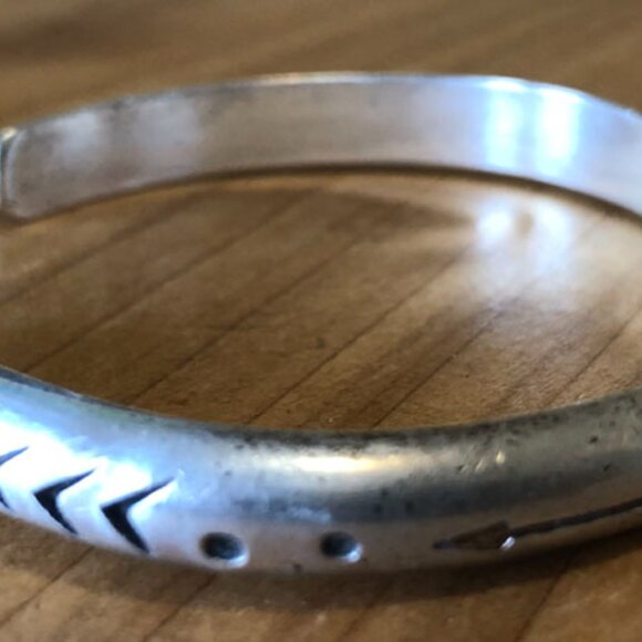 Signed Vintage Native American Navajo Sterling Silver Bracelet - Picture 2 of 6